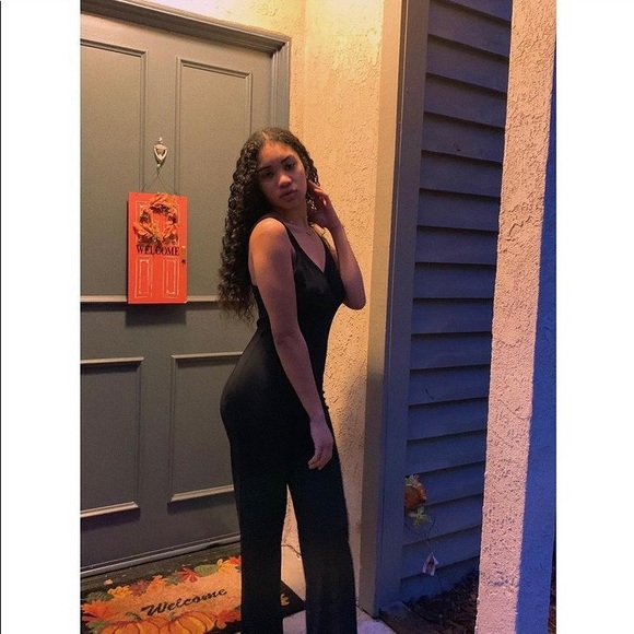 Only wore once Thin strap black jumper - Picture 2 of 3